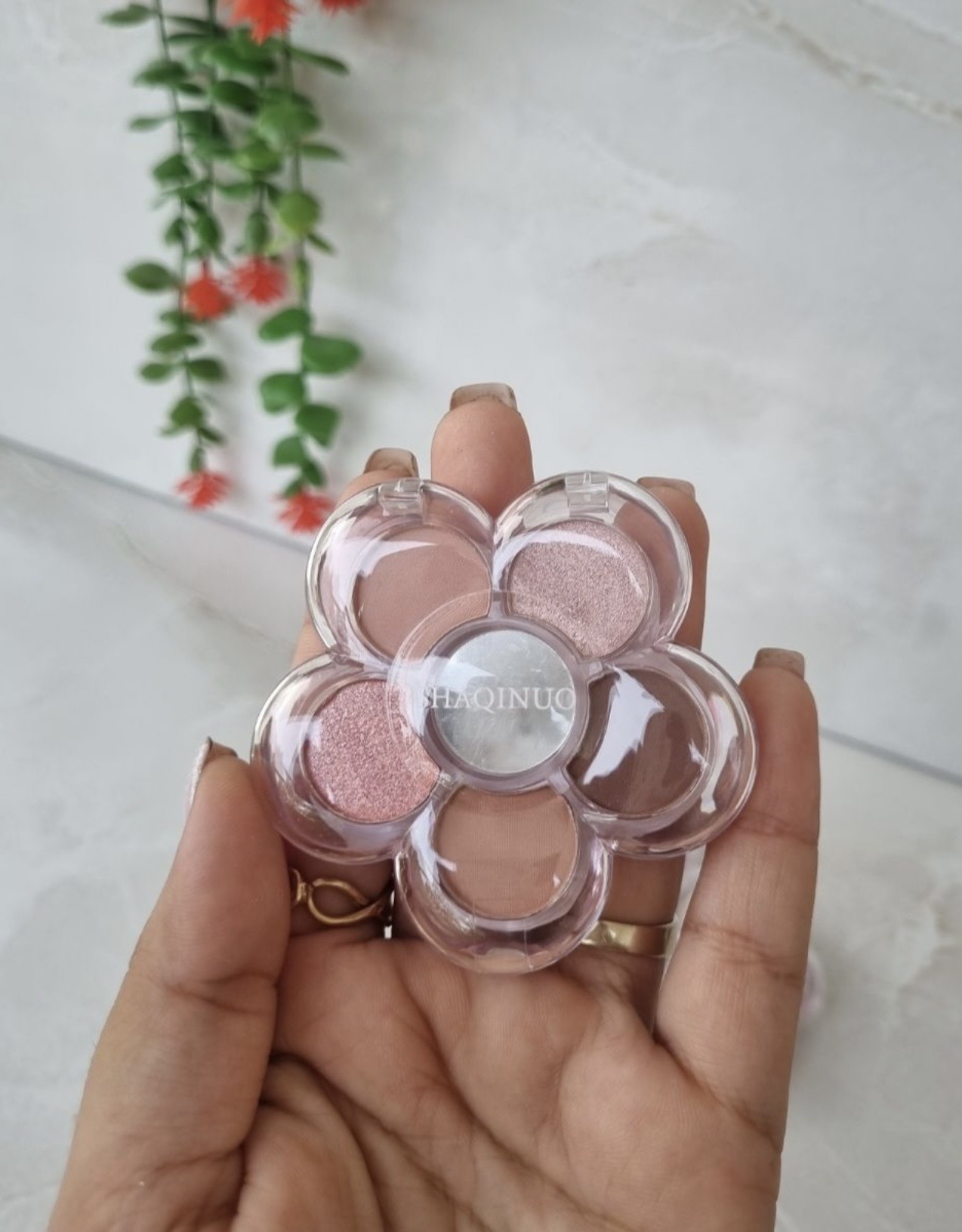 سایه چشم بابونه